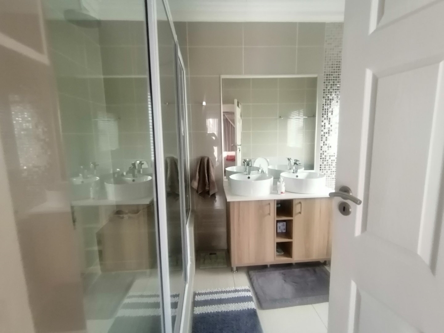 4 Bedroom Property for Sale in Wild Olive Estate Free State